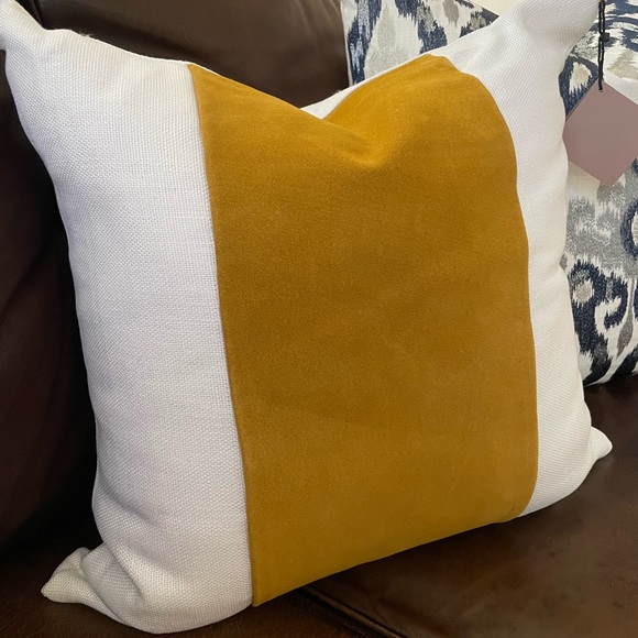 Brand NEW 20X20 White and Gold Linen and Leather(Suede) Decorative Pillows.